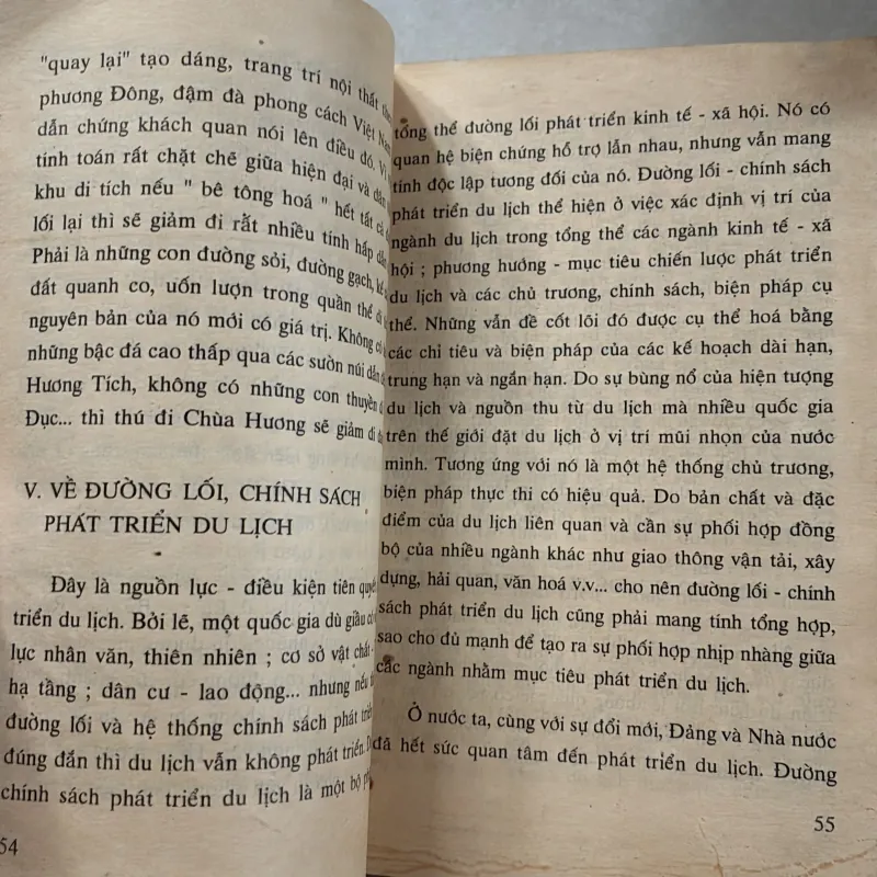Du lịch và kinh doanh du lịch - Trần Nhạn 800998