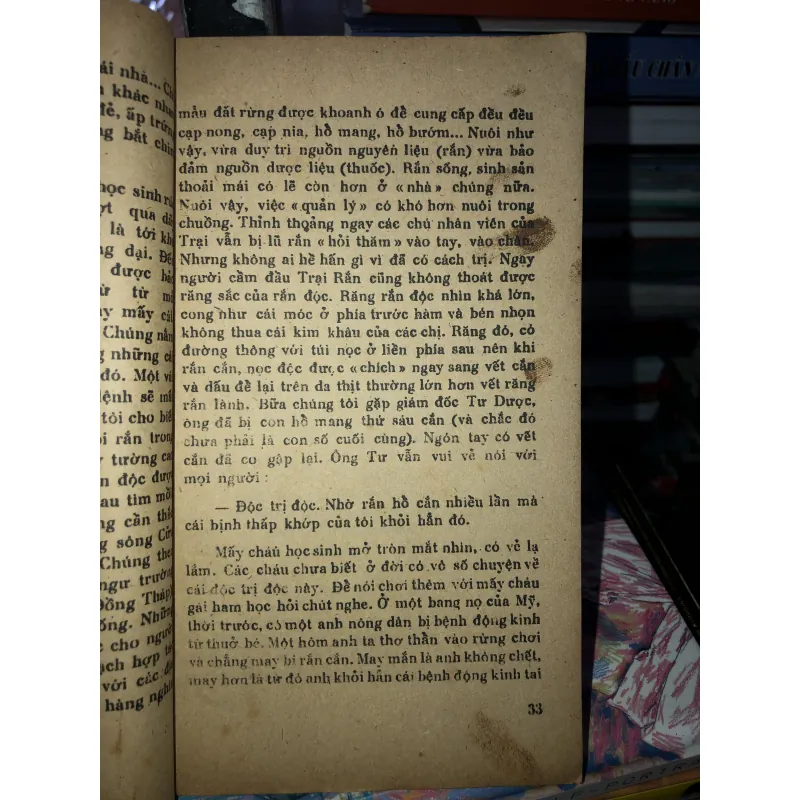 Rắn độc trong tay người - Lê Phú Khải & Trần Đồng Minh 973946