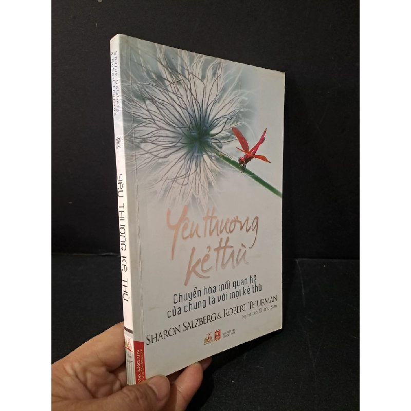 [Phiên Chợ Sách Cũ] Yêu thương kẻ thù 2017 - Sharon Salzberg & Robert Thurman 0506 468971