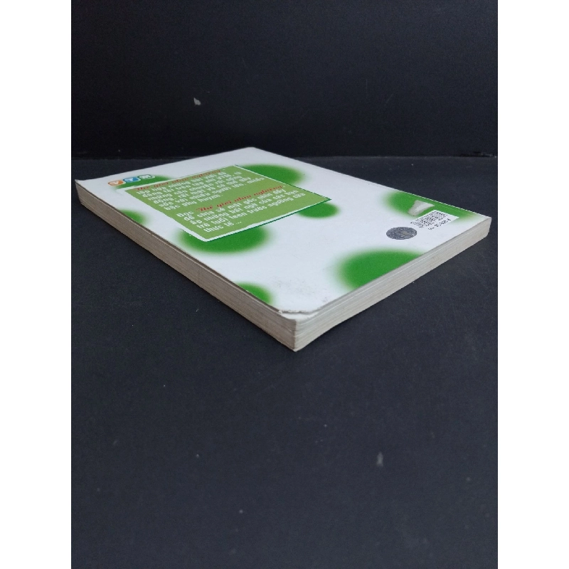 Thế giới nhìn nghiêng mới 80% bẩn bìa, ố, tróc bìa 2007 HCM2811 Nhiều tác giả VĂN HỌC 917890