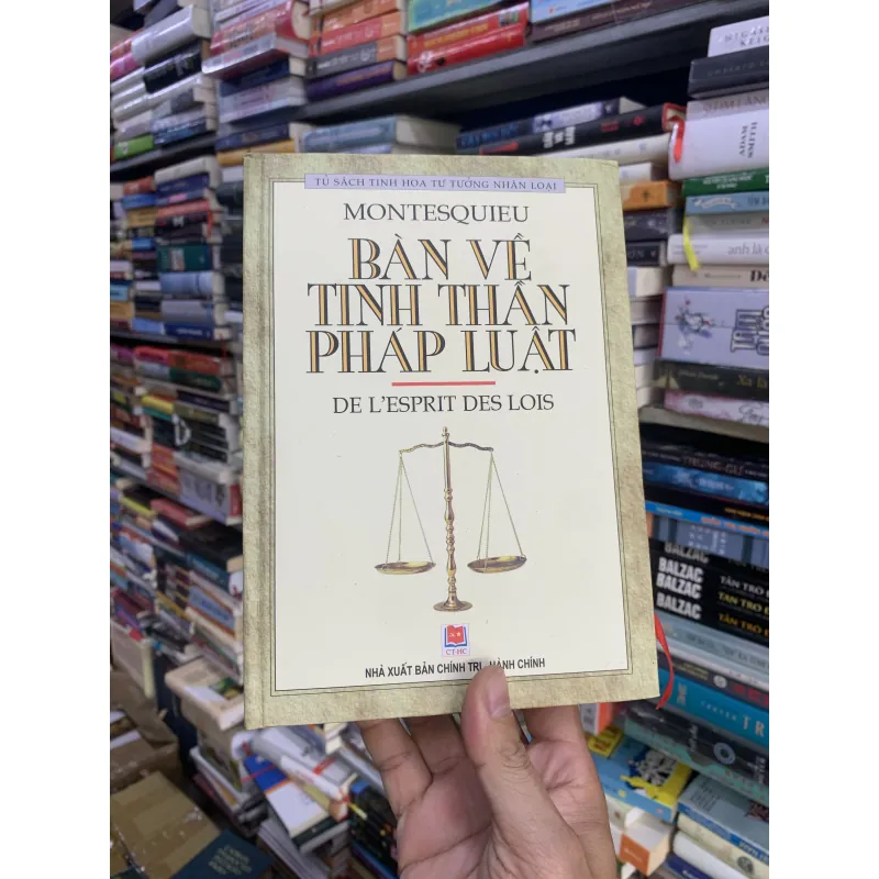 Bàn về tinh thần pháp luật.  1036032