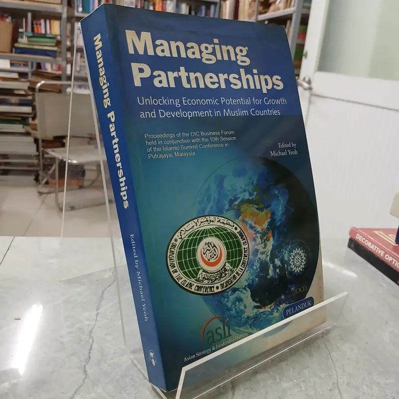 MANAGING PARTNERSHIPS 553351