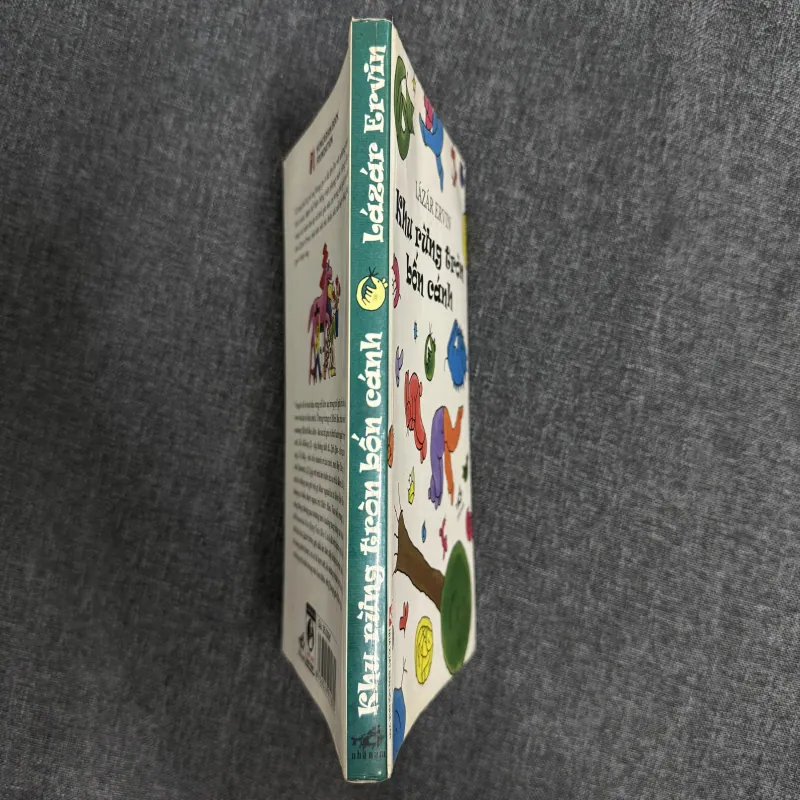 Khu rừng tròn bốn cánh - Lazar Ervin 1010584