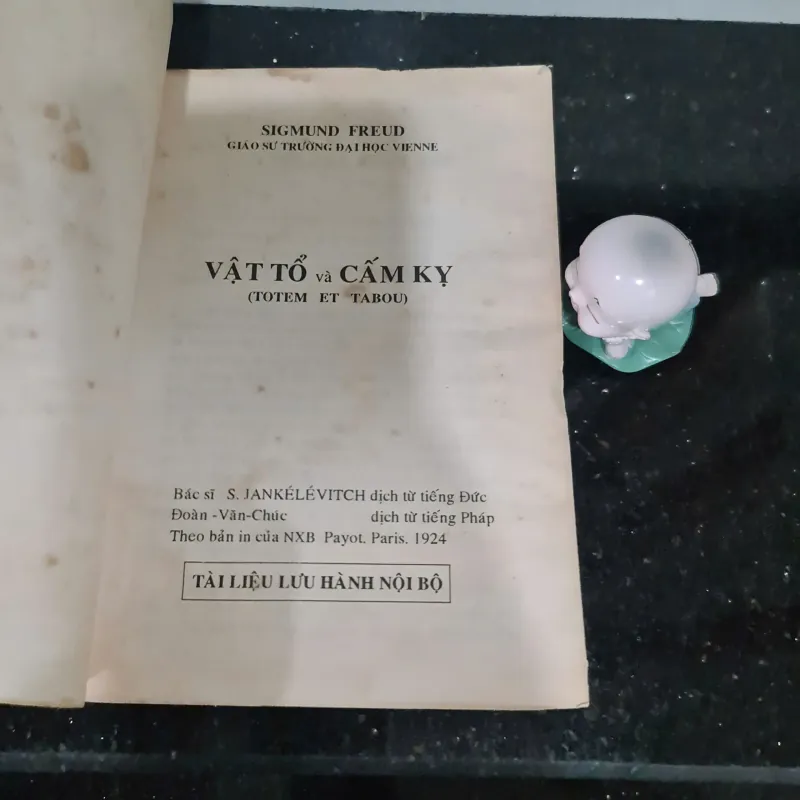 Sách Vật Tổ và Cấm Kỵ 735323