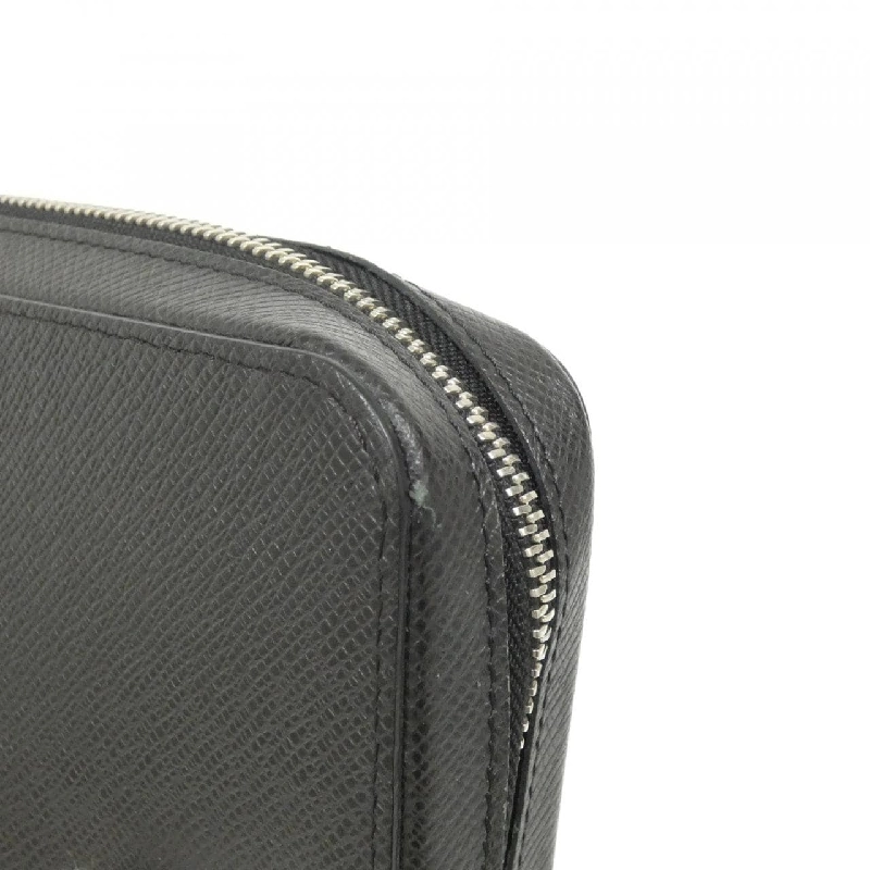 Ví Louis Vuitton Taiga Zippy XL M44275 621359