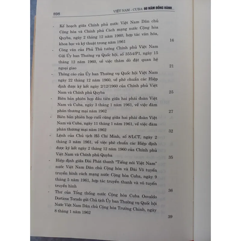 Sách: Việt Nam - Cuba 60 năm đồng hành  935358