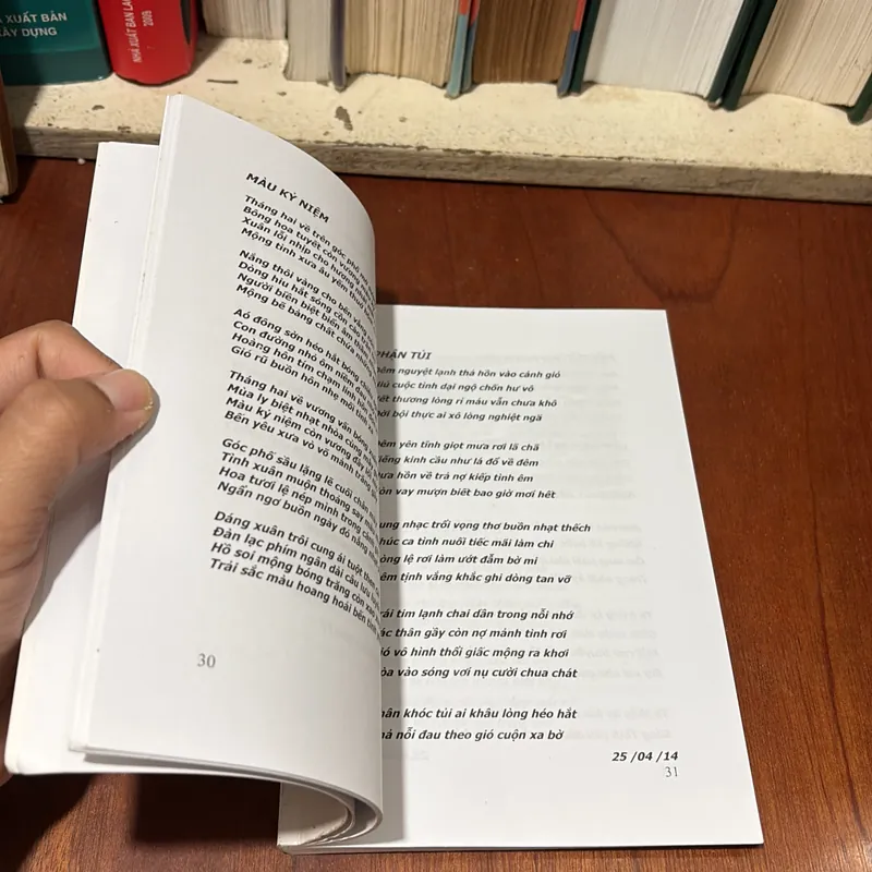 II Thơ: Hương Tháng Giêng - Thiết Sương, Sóng Tình - 2014 722500