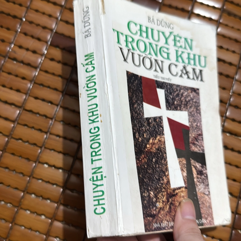 Chuyện trong khu vườn cấm - Bá Dũng 522611
