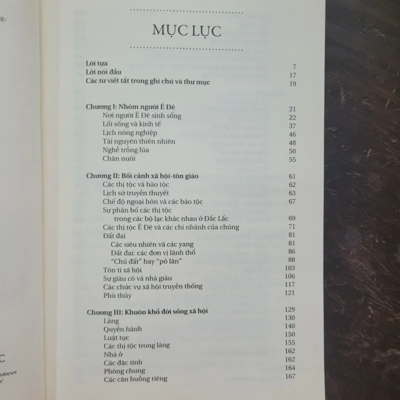 Người Ê Đê: Một Xã Hội Mẫu Quyền - Anne de Hauteclocque-Howe 1004150