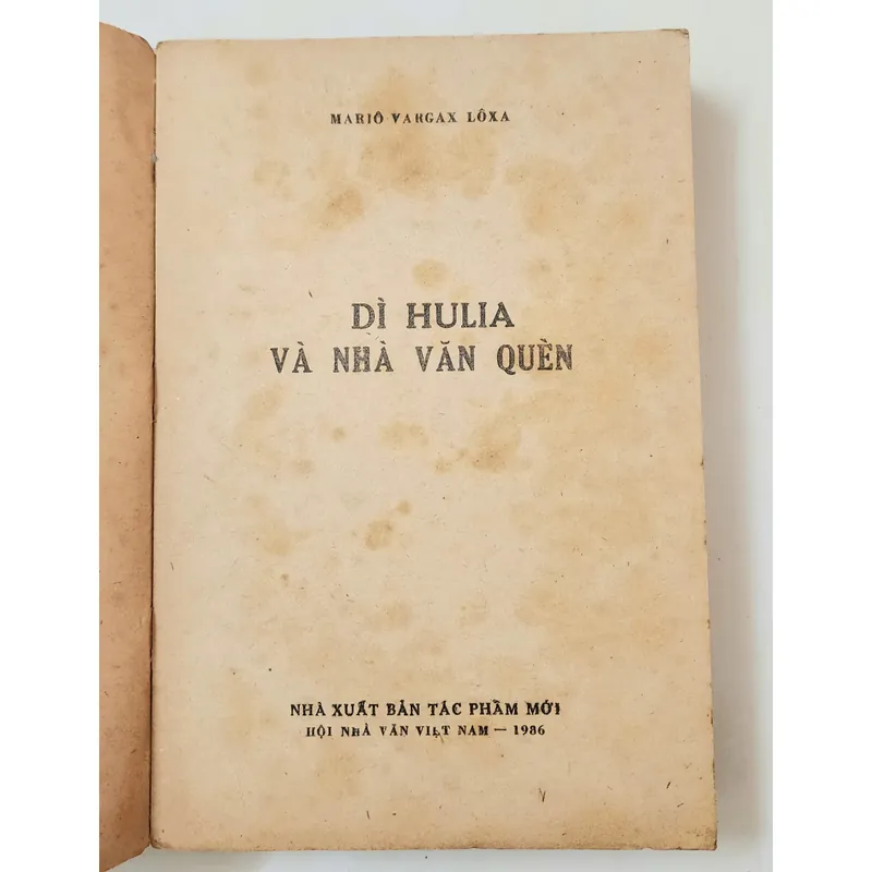 DÌ HULIA & NHÀ VĂN QUÈN - [Nobel Văn chương 2010, nhà văn Peru Mario Vargas Llosa] 709237