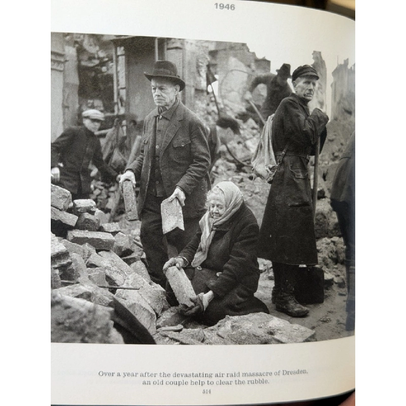 Century - Phaidon 1019671