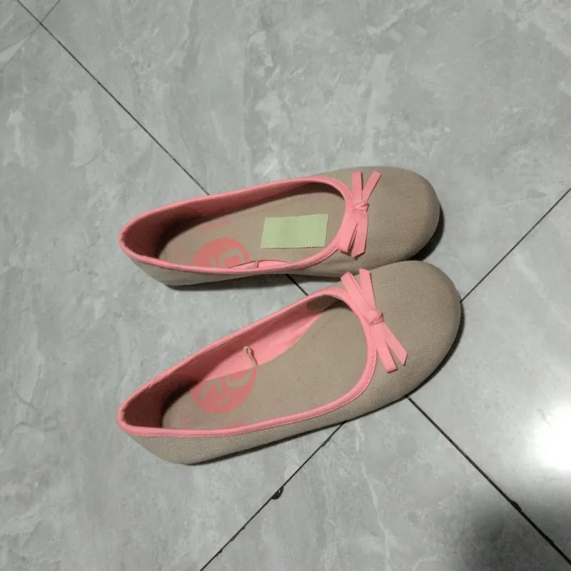 Em cần thanh lý giày  759348