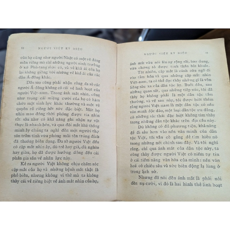 NGƯỜI VIỆT KỲ DIỆU - A . PAZZI 129585