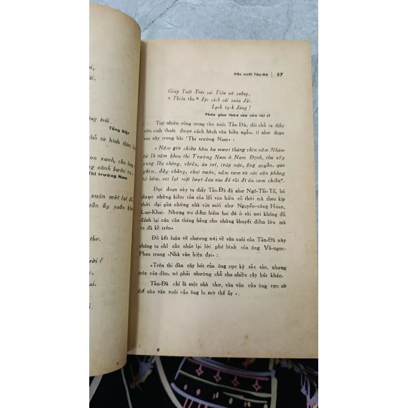 KHẢO LUẬN VỀ TẢN ĐÀ - DOÃN QUỐC SỸ 716392