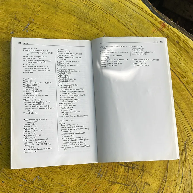 SECOND-LANGUAGE WRITING IN THE COMPOSITION CLASSROOM A CRITICAL SOURCEBOOK 737781