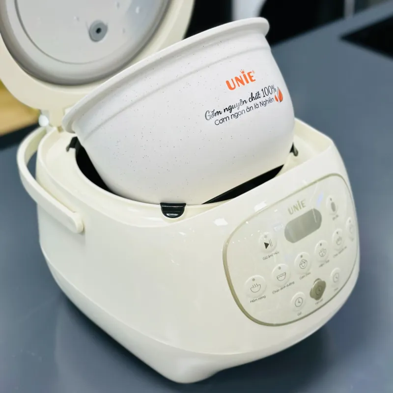 Nồi cơm điện lòng gốm tự nhiên UNIE URC815 798093
