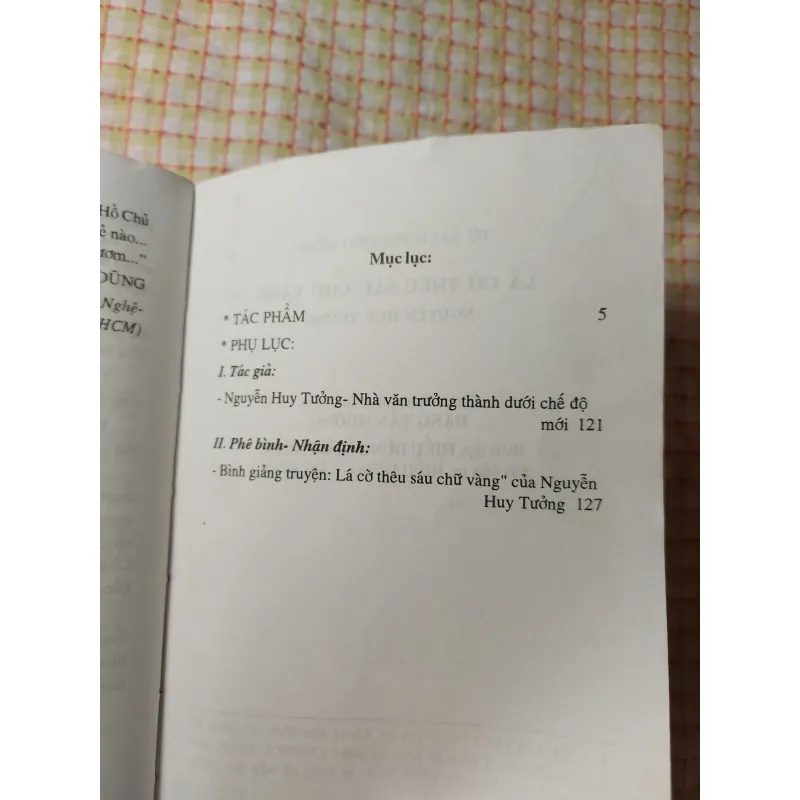 LÁ CỜ THÊU SÁU CHỮ VÀNG - NGUYỄN HUY TƯỞNG - VĂN HỌC TRONG NHÀ TRƯỜNG 719236