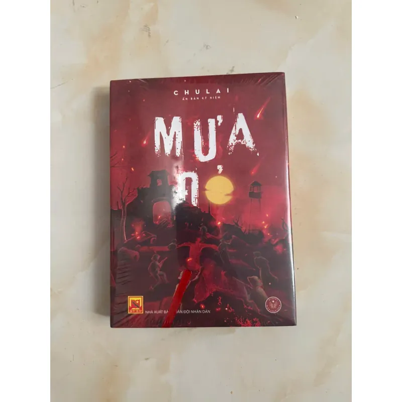 Mưa đỏ bìa cứng 958015