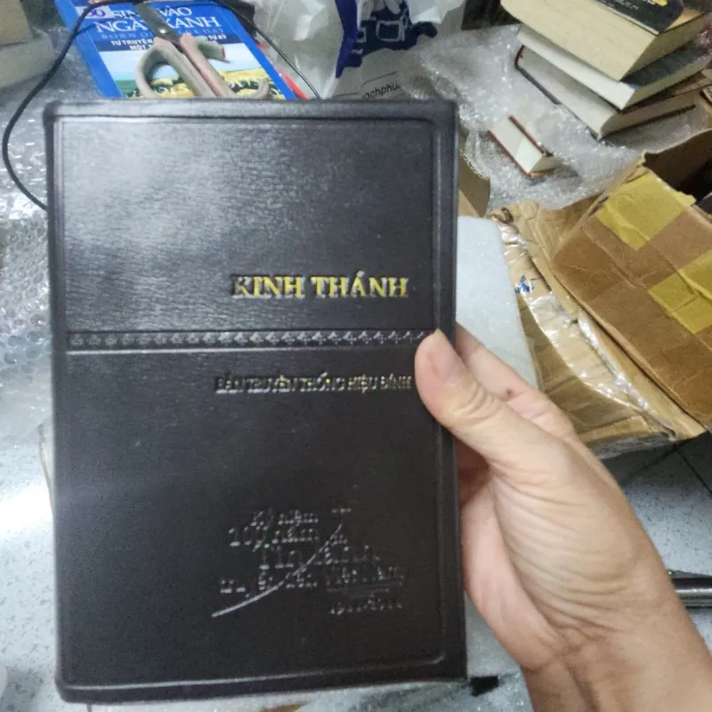 Kinh thánh cựu ước và tân ước bản truyền thống hiệu đính 2011 1001384