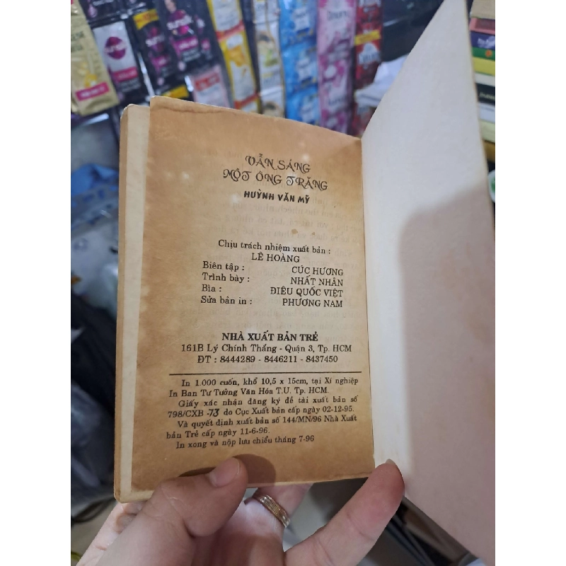 Vẫn Sáng Một Ông Trăng - Huỳnh Văn Mỹ 1996 mới 80% ố VĂN HỌC HCM3012 750396