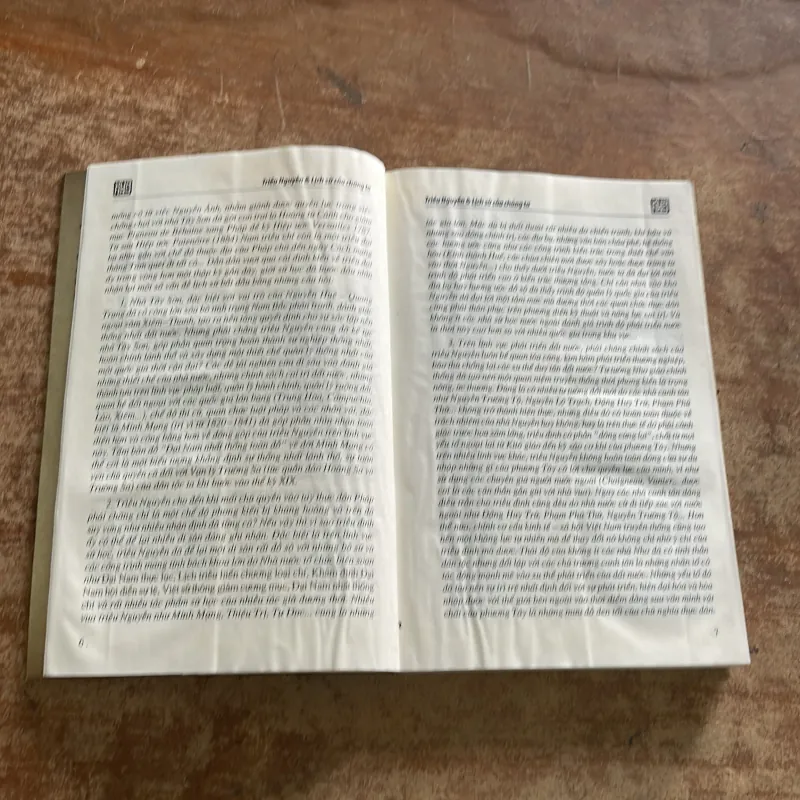 TRIỀU NGUYỄN VÀ LỊCH SỬ CỦA CHÚNG TA - nhiều tác giả  784331