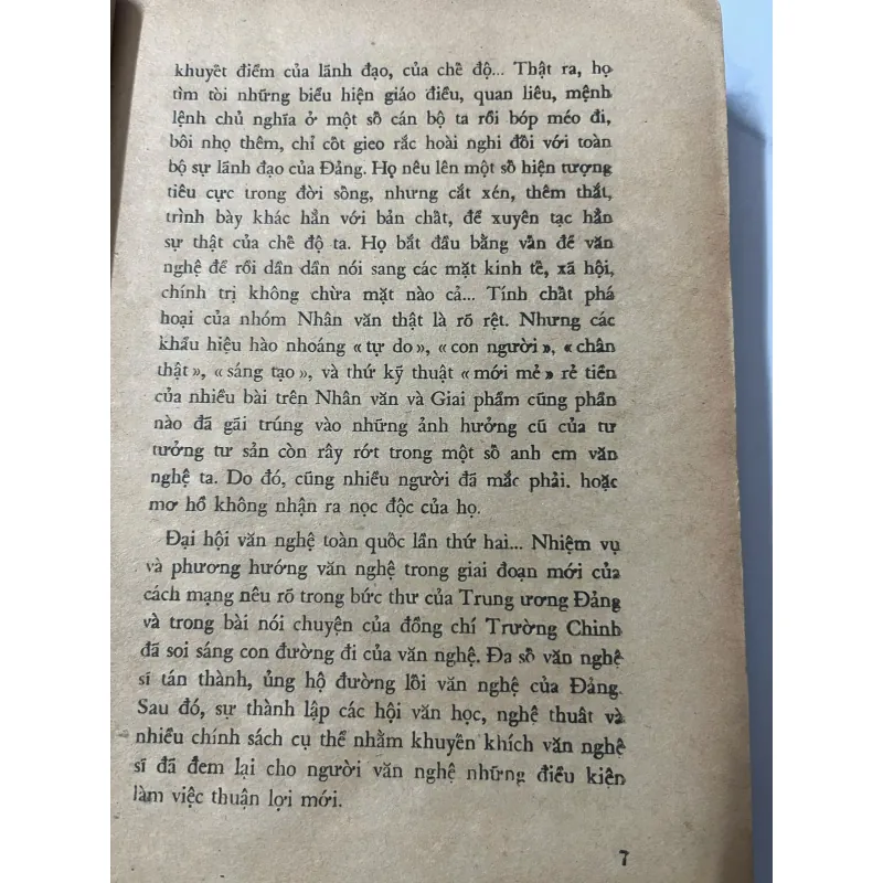 Bình luận văn học - Như Phong - Phê bình văn học 798650