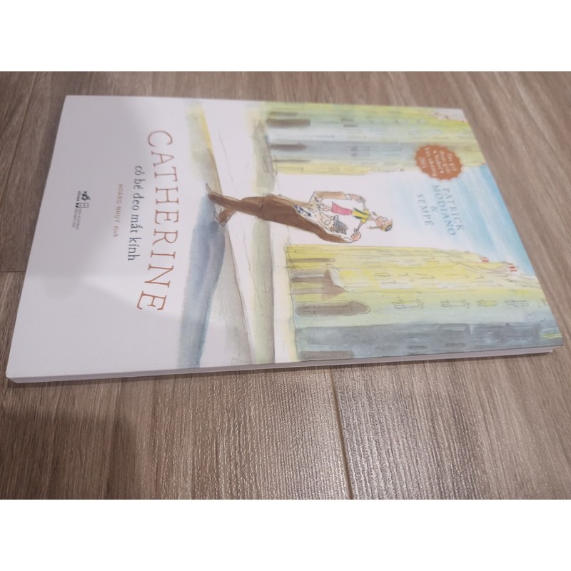 Catherine - Cô bé đeo mắt kính 136258
