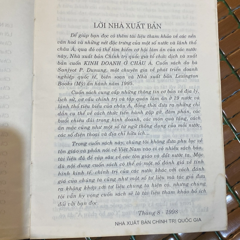 KINH DOANH Ở CHÂU Á, CẨM NANG HƯỚNG DẪN, SAJYOT P.DUNUNG (XB 1998) 518433