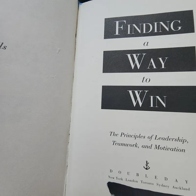 Sách Finding a way to win 732286