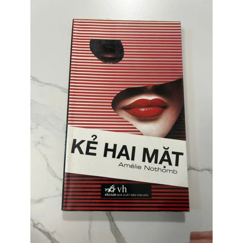 Kẻ Hai Mặt - Amélie Nothomb 606797