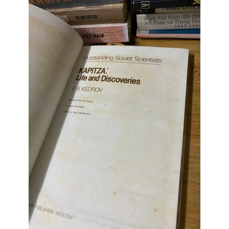 Sách cũ: Kapitza: Life and Discoveries - F. B. Kedrov 1020130