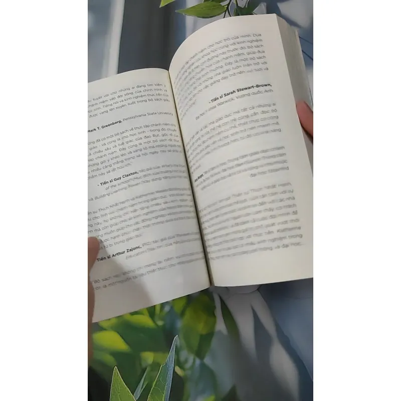[MIỄN PHÍ BỌC SÁCH] Bộ Thầy Cô Giáo Hạnh Phúc Sẽ Thay Đổi Thế Giới - Tập 1,2 - Thích Nhất Hạnh & Katherine Weare 961144