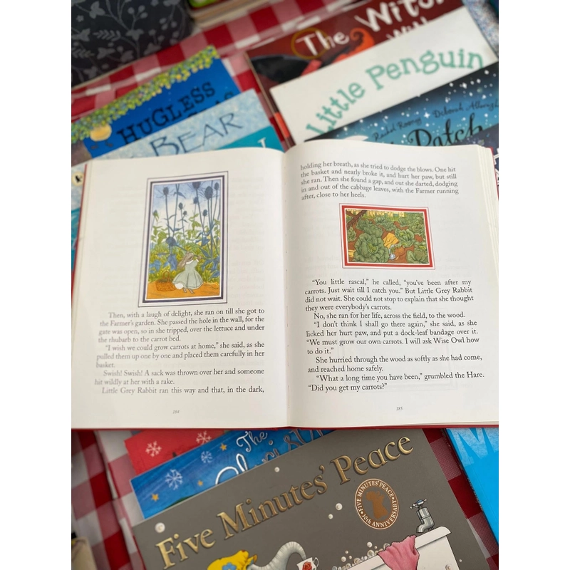 “Childhood Favourites – A Collection to Treasure” 512738