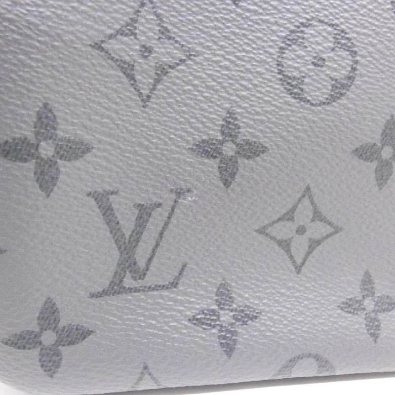 Túi đeo chéo Louis Vuitton Monogram Eclipse Reverse Trio M69443 613205