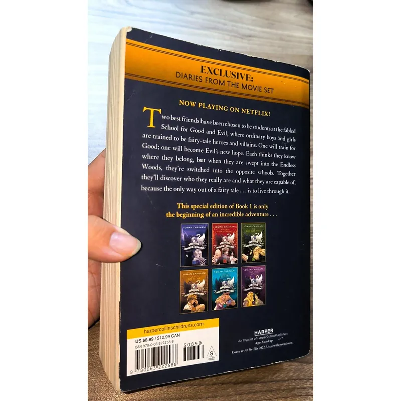 Sách cũ: The School for Good and Evil by Soman Chainani (UK edition, paperback) 728927