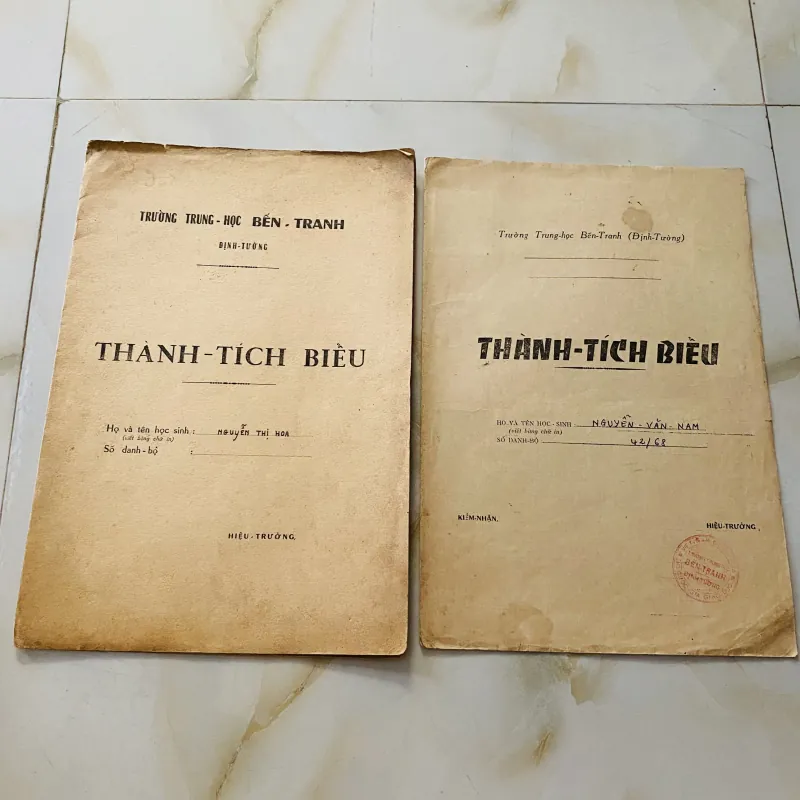 Bộ thành tích biểu xưa của nam và nữ sinh trường Trung học Bến Tranh  1013220