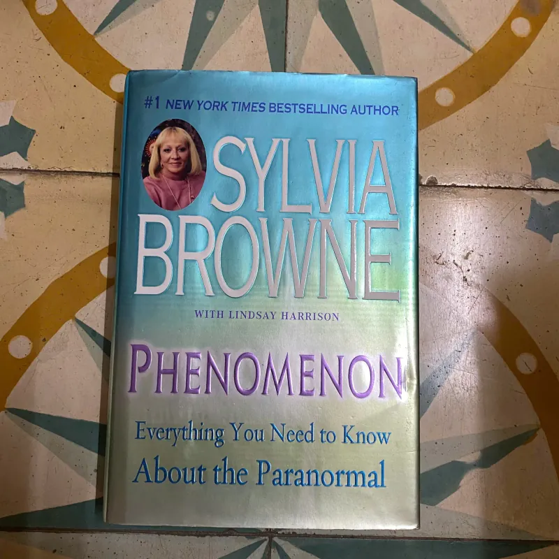 Phenomenon Everything You Need to Know about the Paranormal Sylvia( SÁCH TÂM LINH) 1013675