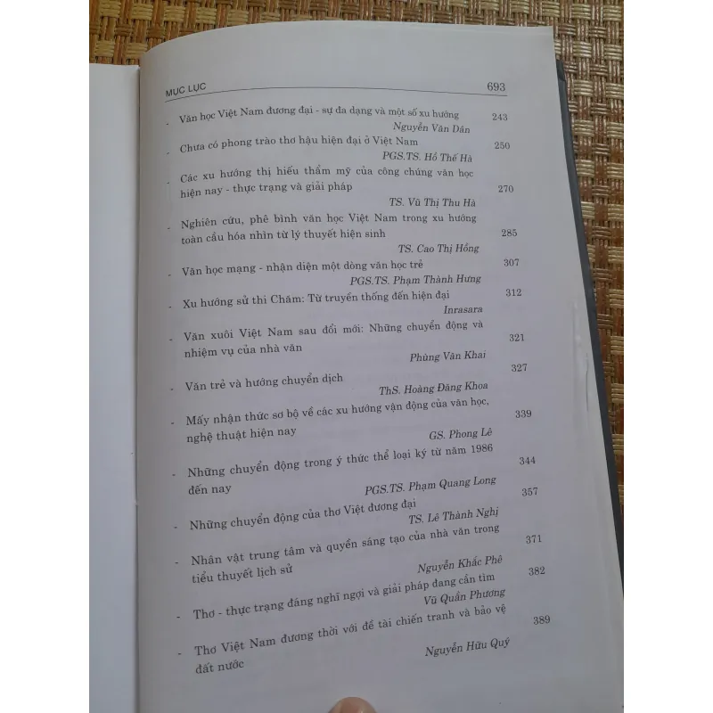 NHẬN DIỆN CÁC XU HƯỚNG VẬN ĐỘNG VÀ PHÁT TRIỂN CỦA VĂN HỌC NGHỆ THUẬT... 778210