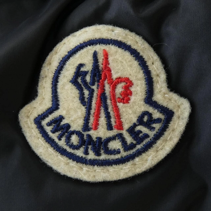 Áo khoác lông vũ MONCLER 636442
