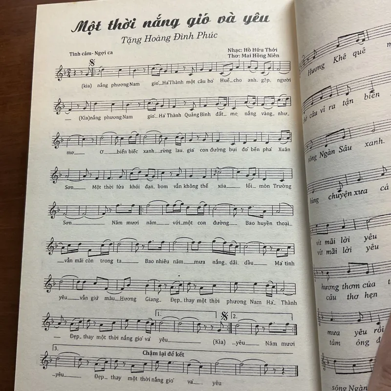 [THƠ] Con đường dòng sông & biển cả - Mai Hồng Niên 752541