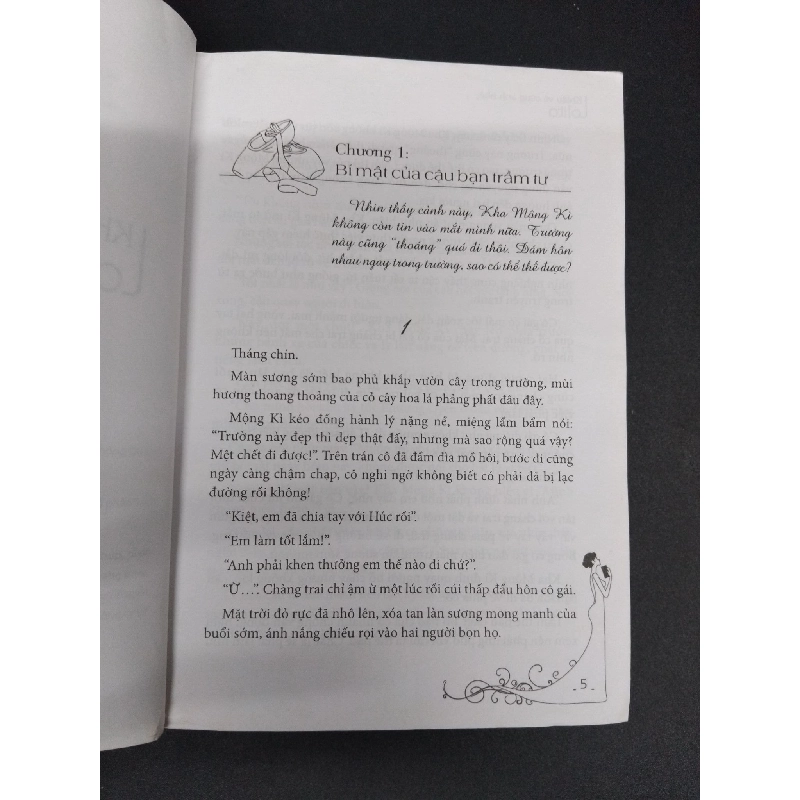 Khiêu vũ cùng anh nhé, Lolita Noãn Noãn Phong Khinh mới 80% ố rách gáy 2011 HCM.ASB0609 916616