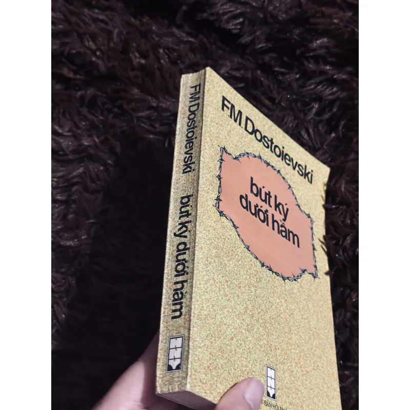 Bút ký dưới hầm 728169