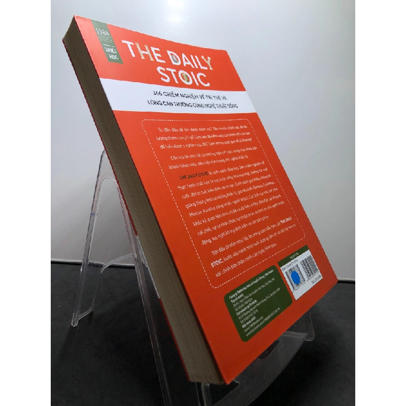 The Daily Stoic 366 chiêm nghiệm về trí tuệ và lòng can trường cùng nghệ thuật sống 2022 mới 90% Ryan Holiday và Stephen Hanselman HPB2307 KỸ NĂNG 190582