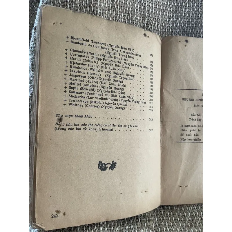 Ngôn ngữ học: khuynh hướng, lĩnh vực, khái niệm ;1984  1025152