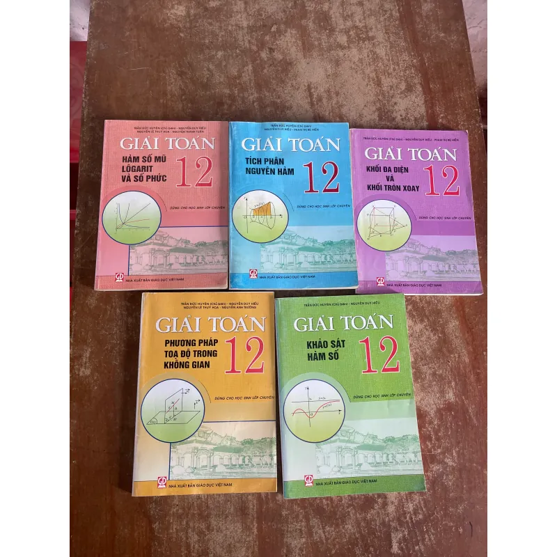 GIẢI TOÁN 12 DÙNG CHO HỌC SINH CÁC LỚP CHUYÊN- PPTĐTKG- KSHS-HSM LOG VÀ SP-TP NH-KĐDKTX 733331