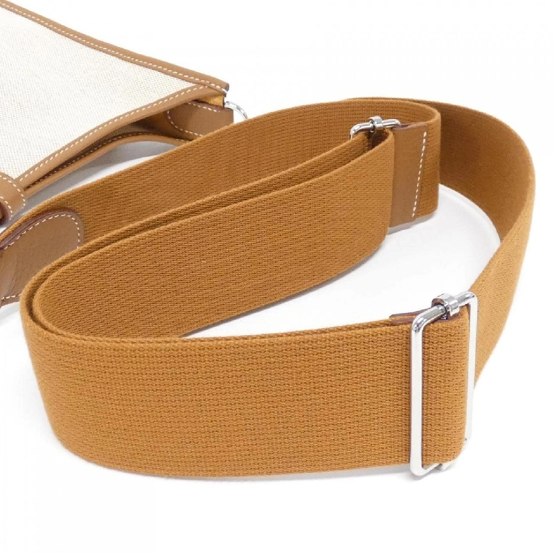 Túi xách vai Hermès Evelyne 3 PM 085942CK 609207