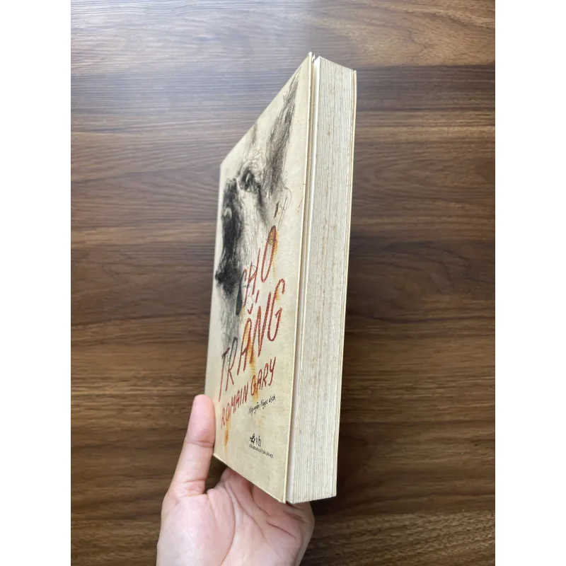 Chó trắng - Romain Gary 972004