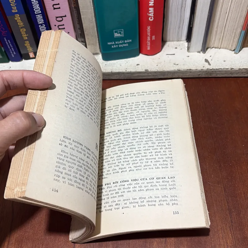 [Có Thể Là Bản Photo] - II Sách Pháp Luật: Thuật Ngữ Pháp Lý Phổ Thông (2 Tập) - 1986•1987 755364