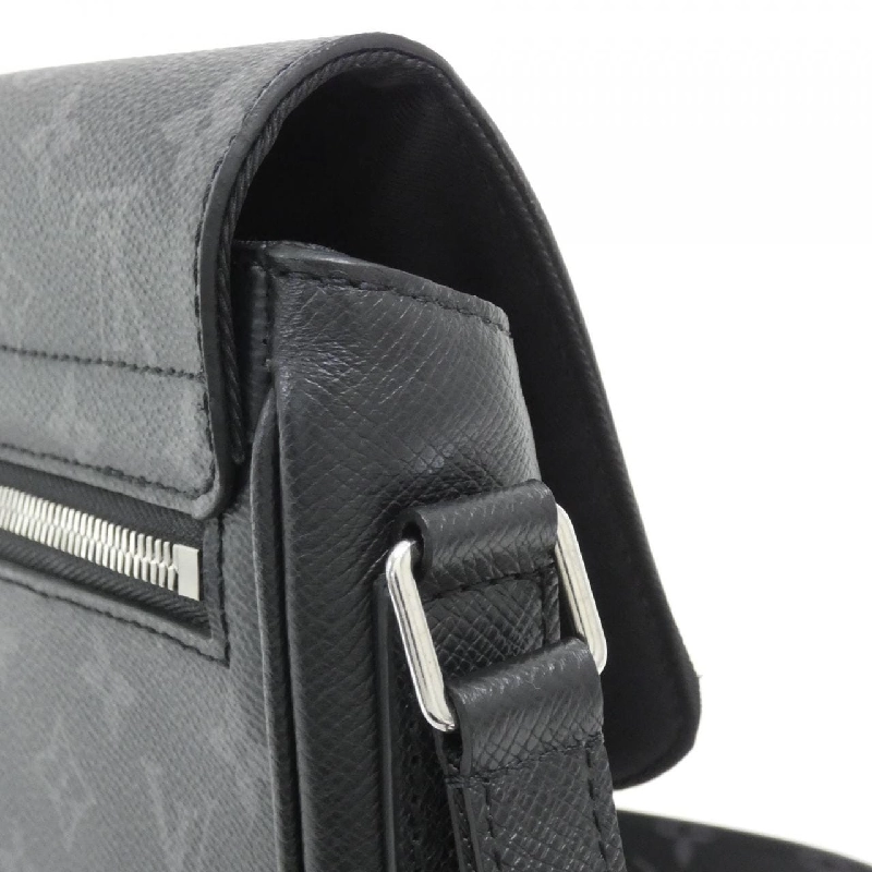 Túi đeo chéo Louis Vuitton Taiga Lama M30746 - Hàng hiệu Chính hãng 769760