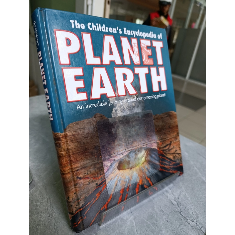 THE CHILDREN'S ENCYCLOPEDIA OF PLANET EARTH 302999